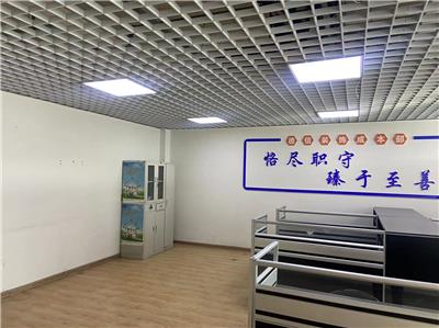 长白地铁口