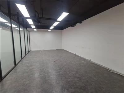 北站cbd，新装修纯写，特价，电梯口