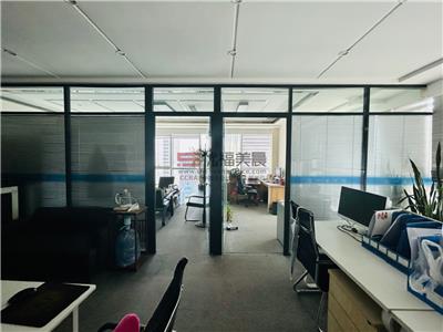 金融中心地铁口 200平精装修 特价