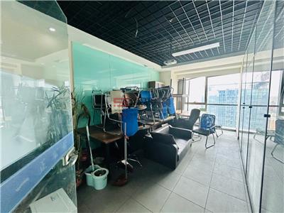 金融中心地铁口 200平精装修 特价