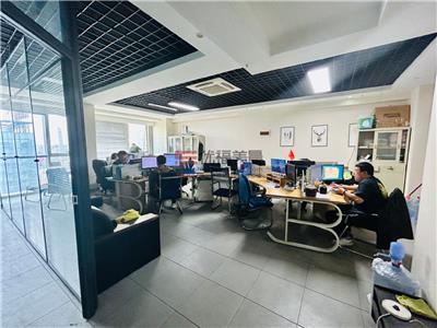 金融中心地铁口 200平精装修 特价