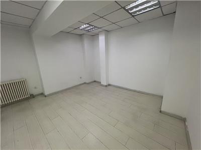市府广场金廊沿线107平精装纯写低价出租