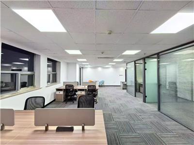 北站金融中心 新装修带家具出租 特价