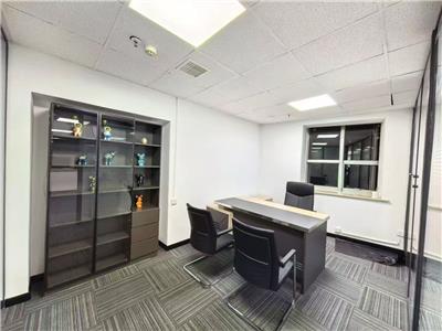 北站金融中心 新装修带家具出租 特价