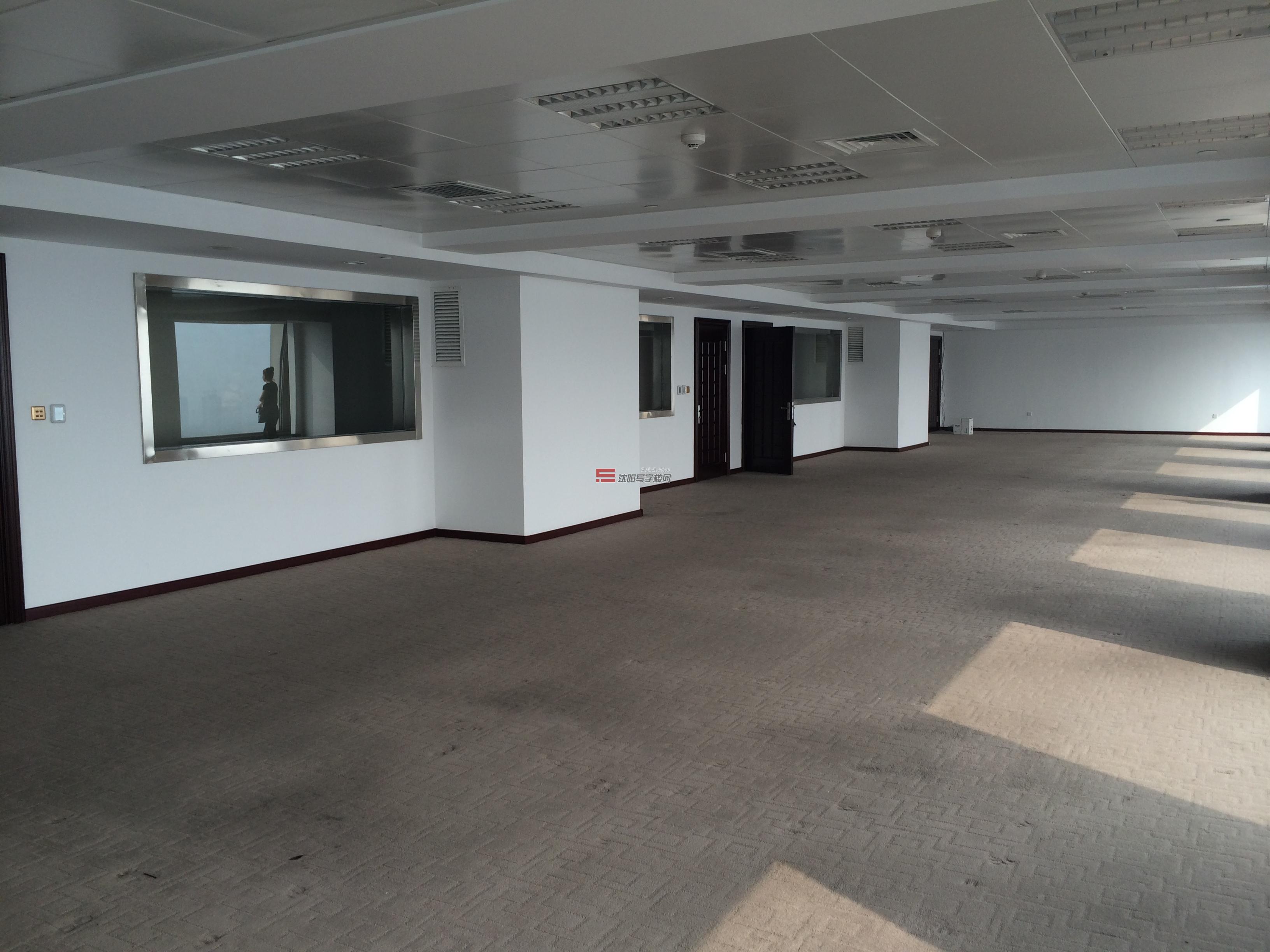 沈阳万鑫国际大厦写字间出租(630平米)
